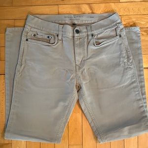 Banana Rep traveler slim tan pants